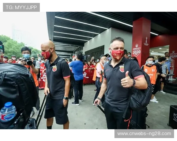 麦克斯·霍洛威预测佩雷拉将用低扫腿战术重夺冠军